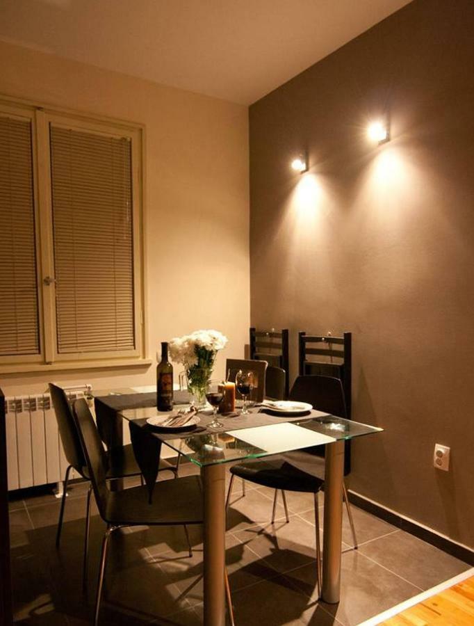 Sunny Central Apartment Szófia Kültér fotó